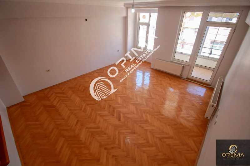 OPİMA EMLAK'TAN YALI MAHALLESİNDE &Ccedil;ARŞI İ&Ccedil;ERİSİNDE 3+1 SATILIK DAİRE