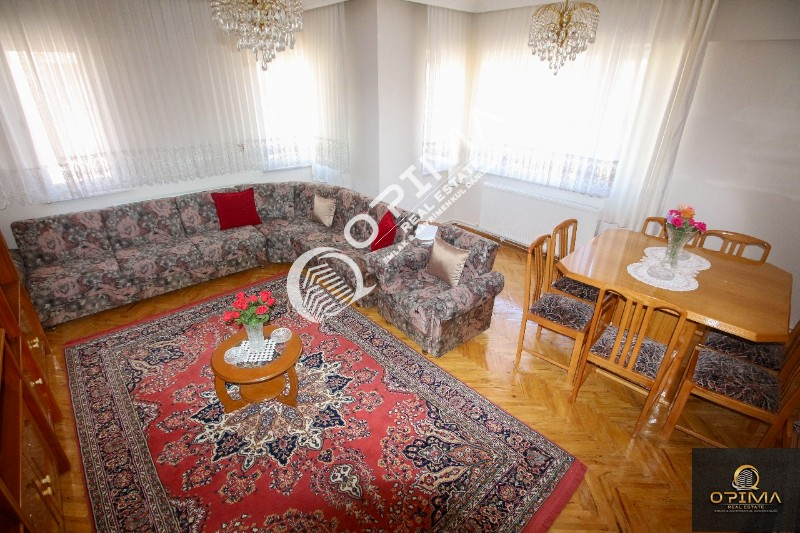 OPİMA EMLAK'TAN YALI MAHALLESİ KURBAĞLI MEVKİİNDE EŞYALI KİRALIK 3+1 DAİRE