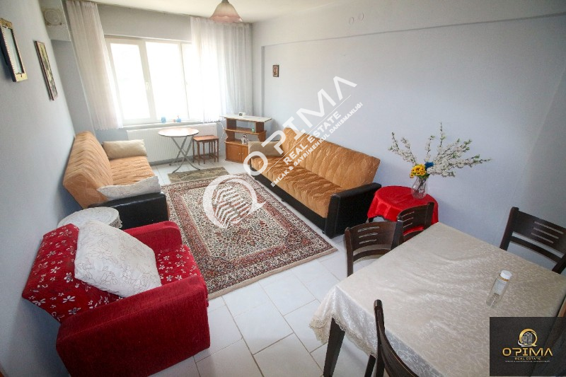 OPİMA EMLAK'TAN YALI MAHALLESİ ANA CADDE &Uuml;ZERİNDE EŞYALI KİRALIK 2+1 DAİRE